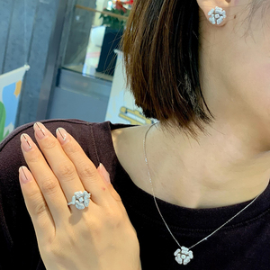 อาซูโอ ลักชัวรี ดีไซน์ชุดเครื่องประดับดอกไม้เพชรแท้ทองคำขาว 18k สำหรับผู้หญิง งานเลี้ยงระดับสูง - Product Image 6
