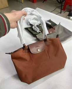 Long-xhonp <span class=keywords><strong>M</strong></span>-formaat mode grote capaciteit waterdichte nylon schoudertas/crossbody tas met letterpatroon voor unisex, draagbaar voor de winter - Product Image 4