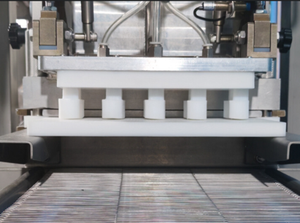Ligne de production industrielle à fonctionnement continu pour la fabrication de galettes de viande, de nuggets de poulet et de tourtes à la viande, avec une largeur de bande de 400 mm et un rendement élevé - Product Image 6