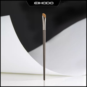 Pincel delineador de ojos en forma de hoz Cangzhou, fibra sintética, mango de madera de 1 cm, pincel para detalles de ojos y maquillaje debajo de los ojos - Product Image 4