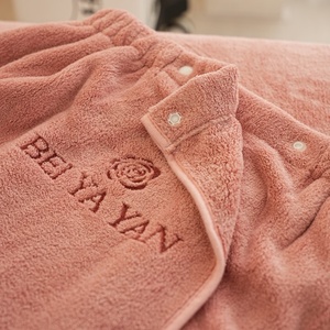 Ensemble de serviettes de Salon de beauté en microfibre six pièces, bandeau de <span class=keywords><strong>coiffeur</strong></span>, <span class=keywords><strong>serviette</strong></span> de bain, jupe de bain, peignoirs, <span class=keywords><strong>serviette</strong></span> de visage personnalisée - Product Image 4