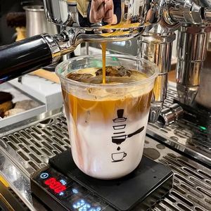 แก้วพลาสติก PET รูปตัวยู พิมพ์โลโก้ตามสั่ง สำหรับกาแฟเย็น ชานมไข่มุก สมูทตี้ พร้อมฝาโดม - Product Image 3