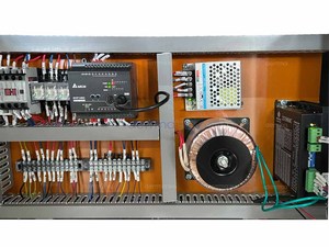 Etiquetadora Eléctrica de Alta Velocidad Totalmente Automática para Superficies Superiores de Botellas - Product Image 2