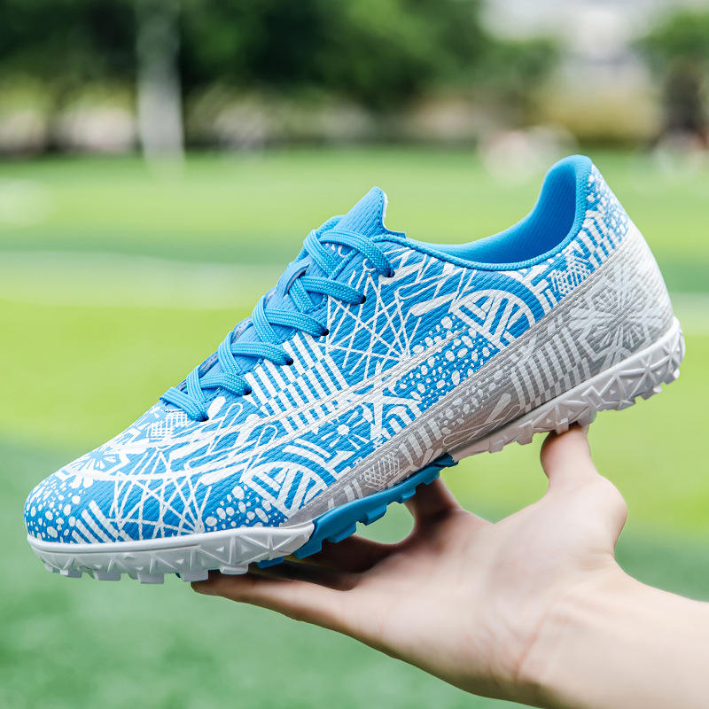 Ongles cassés au clair de lune