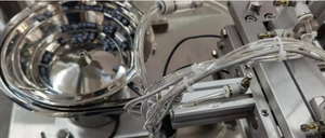 Machine de remplissage et de bouchage de seringues préremplies d'<span class=keywords><strong>acide</strong></span> <span class=keywords><strong>hyaluronique</strong></span> pour <span class=keywords><strong>injection</strong></span> humaine, 1 ml et 2 ml - Product Image 5