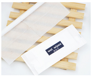 <span class=keywords><strong>Lingette</strong></span> humide non tissée d'une seule pièce personnalisée Paquet de <span class=keywords><strong>voyage</strong></span> individuel de tissu <span class=keywords><strong>Lingette</strong></span> nettoyante jetable pour l'hôtel et le restaurant - Product Image 4