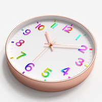 Horloge murale artistique ronde de 12 pouces avec chiffres colorés, à piles, pour la décoration de la maison, du salon, de la chambre d'enfant et de la salle de classe