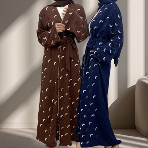 Abaya Modeste Brodée Multicolore à Motif Lune pour Femme avec Hijab Assorti et Poches Latérales 2002 # - Product Image 2