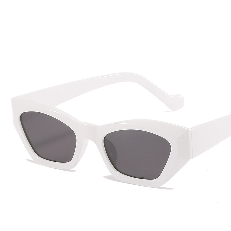 Sunglasshot 2021: Oversized Cat Eye Sunglasses with UV400  display picture 2