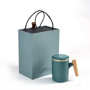 Taza de Cerámica con Asa de Madera, Taza de Té con Filtro, Set de Regalo Empresarial, Color Sólido - Product Image 1