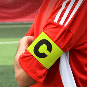 Spot Color Capitán Pulsera Juego de fútbol Pulsera de entrenamiento Niños <span class=keywords><strong>Brazalete</strong></span> elástico C Wordmark Se puede imprimir Logo - Product Image 4