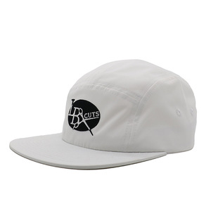 Gorra de Nylon con Logotipo Bordado Personalizado al por Mayor, Gorras de Campamento con Diseño Moderno de 5 Paneles, Ajustables y de Tela Suave - Product Image 2