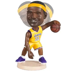 Statues personnalisées de personnage étoile de basket-ball NBA Bobble Head en résine pour souvenirs