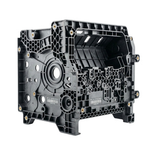 Composant de châssis automobile en plastique noir moulé par injection - Product Image 1