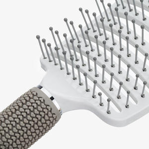Cepillo de pelo portátil USB con cerdas rizadas de nailon, peine desenredante y de masaje con mango de plástico para cabello húmedo o seco - Product Image 6
