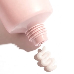 Crème Hydratante et Base de Maquillage Personnalisée avec Logo (ODM/OEM) – Formule Légère Éclaircissante pour le Visage - Product Image 3