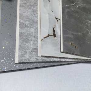 Panneaux de plafond en <span class=keywords><strong>PVC</strong></span> économiques, ignifuges, imperméables, faciles à installer, faciles à nettoyer, non toxiques, panneaux muraux pour projets de rénovation - Product Image 2