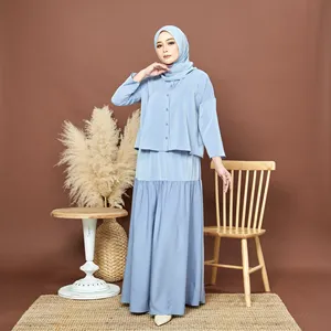 ผู้ผลิตเสื้อและกระโปรงสีฟ้าอ่อนสไตล์มุสลิมะห์ แขนยาว ชุดสูทสำหรับผู้หญิง สวมใส่ได้ทุกวัน ทำงานในออฟฟิศ สวยสง่า จากมาเลเซีย - Product Image 4