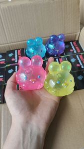 ของเล่นบีบกระต่ายอีสเตอร์เนื้อนุ่ม ส่งตรงจากคลังสินค้าในสหรัฐอเมริกา ของเล่นบีบกระต่ายกลิตเตอร์แบบค่อยๆ คืนตัว ของเล่นบีบคลายเครียดสำหรับเป็นของขวัญ - Product Image 5