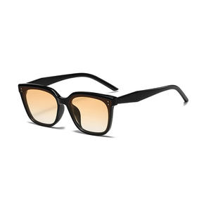 Gafas de sol cuadradas Gm, montura negra de PC, protección UV400, tipo 3 lentes, unisex, para viajes - Product Image 5