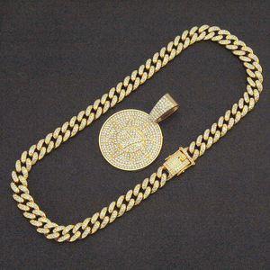Collar con Colgante Redondo Número Siete, Diseño Único y Popular, Personalizable, Cadena Cubana Brillante Estilo Hiphop para Hombre - Product Image 2