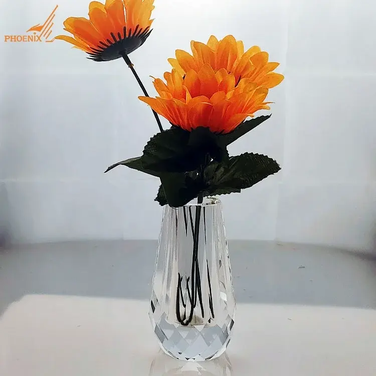 Moderno Pujiang al por mayor pequeño hecho a mano K9 cristal claro facetado Mini Bud cristal flor decoración florero