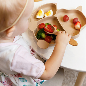 Plato Personalizado con Diseño de Ardilla Bebé, Juego de Platos de Silicona Ecológicos y No Tóxicos, Tazón de Silicona Platino 100% de Grado Alimenticio, Libre de BPA - Product Image 3