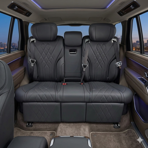 Siège arrière matelassé confortable avec ceintures de sécurité intégrées pour la conversion de fourgonnettes de luxe et l'amélioration des véhicules de transport commercial - Product Image 1