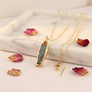Colgante de Labradorita con Forma de Pez y Acento de Circonita Roja, Chapado en Oro de 18k, Joyería al por Mayor para Mujer, Collar con Colgante de Gema Tallada - Product Image 4