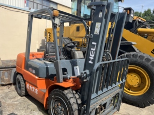 New HELI CPCD30 3 Ton Diesel <b>Forklift</b> Truck 3t Heli <b>Forklift</b> 0.5m Mast Isuzu Engine Hydraulic Side Shifter Factory Direct Supply - Product Image 3