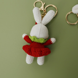 Pendentif lapin <span class=keywords><strong>en</strong></span> laine crochetée, motif dessin animé, fruit fait main par Weaver Girl, tissé avec raffinement par Mère. - Product Image 3