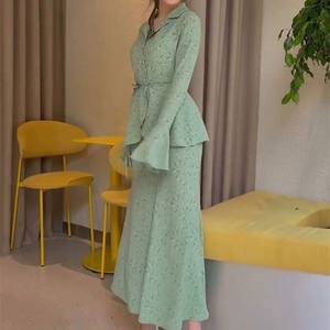 Women's New Floral Print High-Quality Cinched Waist Long-Sleeve Top and Skirt 2-Piece <b>Set</b> Fashion - Product Image 5