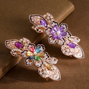 Pince à cheveux rétro classique pour femmes, épingle à cheveux florale colorée, strass, croix, camp, mode, perle, fleur, printemps - Product Image 2