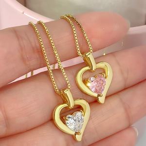 Pendentif Cœur Amour Éternel en Zirconium Plaqué Or 18K pour Femme - Product Image 3