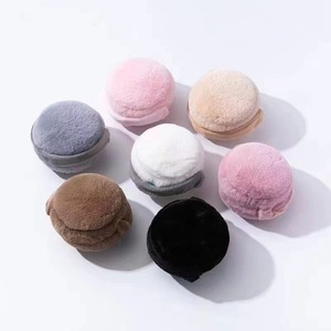 Orejeras de felpa de color sólido, estilo hamburguesa, plegables, cálidas para el invierno, para hombres y mujeres, varios colores disponibles - Product Image 1