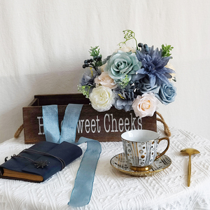 ชุดกล่องดอกไม้ทำมือคุณภาพสูง LH025 แจกันดอกไม้สีฟ้าสำหรับวันรับปริญญา วันแม่ อีสเตอร์ คริสต์มาส - Product Image 3