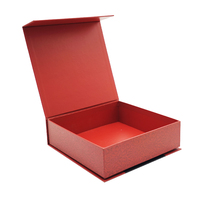 Logo personnalisé recyclable carton rigide noir boîte magnétique emballage pour cartes à collectionner avec insert en mousse