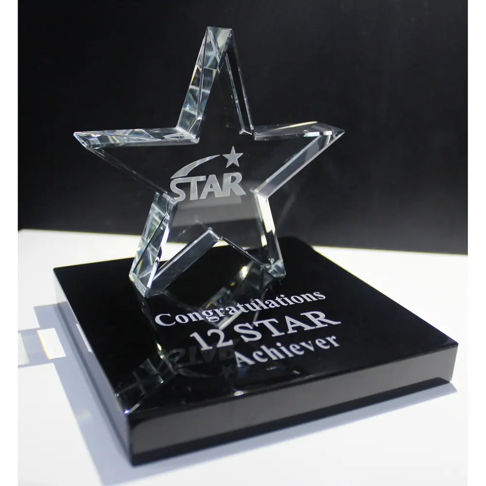 Creativo eccellente premio dipendente con base in cristallo nero autorizzazione souvenir medaglia stella a cinque punte K9 laser trophy