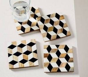 Dessous de verre en bois incrusté d'os fabriqués à la main en noyer motif de case à cocher noir blanc de luxe pour la décoration de table - Product Image 3