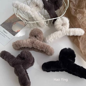 Yiwu'nun Kristal Zarif Peluş Saç Tokası Köpek Balığı Tasarımı Yüksek Kaliteli Baş Arkası Saç Hacmi Süper Büyük Mao - Product Image 3