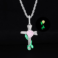 Pendentif croix fleur rose lumineux style hip-hop européen américain polyvalent collier plaqué émail accessoires mode