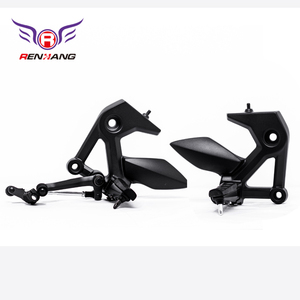 Reposapiés negro para motocicleta <span class=keywords><strong>Renhang</strong></span> ADC12 original de fábrica para colocación inferior en los Sistemas de carrocería Italika 250 - Product Image 1