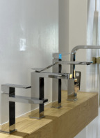 Top vente 304 acier inoxydable chaud froid poignée unique eau salle de bain bassin évier robinet mélangeur