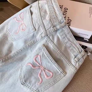 Pantalon en <span class=keywords><strong>jean</strong></span> à jambe droite taille haute ample à jambe large Broderie de nœuds Tissu en <span class=keywords><strong>jean</strong></span> Lavage à l'eau faible Jeans pour femmes - Product Image 4