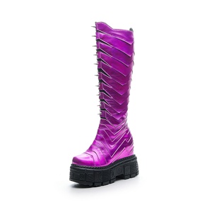 Rivetti in metallo fino al ginocchio inverno nuovi stivali <span class=keywords><strong>da</strong></span> boxe con punta tonda tacco grosso in pelle con plateau stivali gotici - Product Image 5