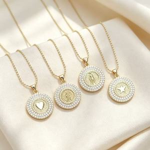 Collar con Colgante de Moneda Chapado en Oro de 18K de Lujo con Circonitas para Mujer, Joyería al por Mayor con Medallón Redondo de Corazón de la Virgen María y San Benito - Product Image 1