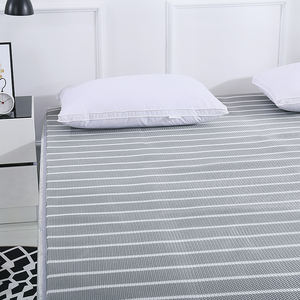 Kasur Pendingin Sepanjang Musim dari Kain Jaring Udara 3D Berkualitas Tinggi, Mewah, Bernapas & Ramah Lingkungan untuk Tidur di Kamar Tidur Rumah - Product Image 3