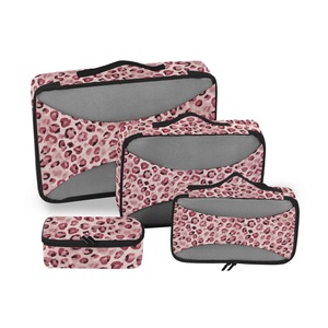Ensemble de 4 cubes de rangement pour valises, motif léopard rose, légers, double fermeture éclair, impression personnalisée, cubes de compression pour les voyages - Product Image 1