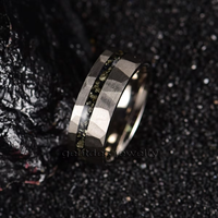 Usine de bijoux pour hommes Design de mode personnalisé Bague de fiançailles en titane marteau Bague de mariage météorite pour hommes Bijoux d'alliance en titane