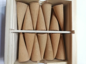 Factory Direct Supply Woodbox Sandalwood <strong>Cone</strong> Natural Oud Scented Aromatic Oud <strong>Cone</strong> <strong>Incense</strong> Fragrant <strong>Backflow</strong> <strong>Incense</strong> <strong>Cones</strong> - Product Image 4